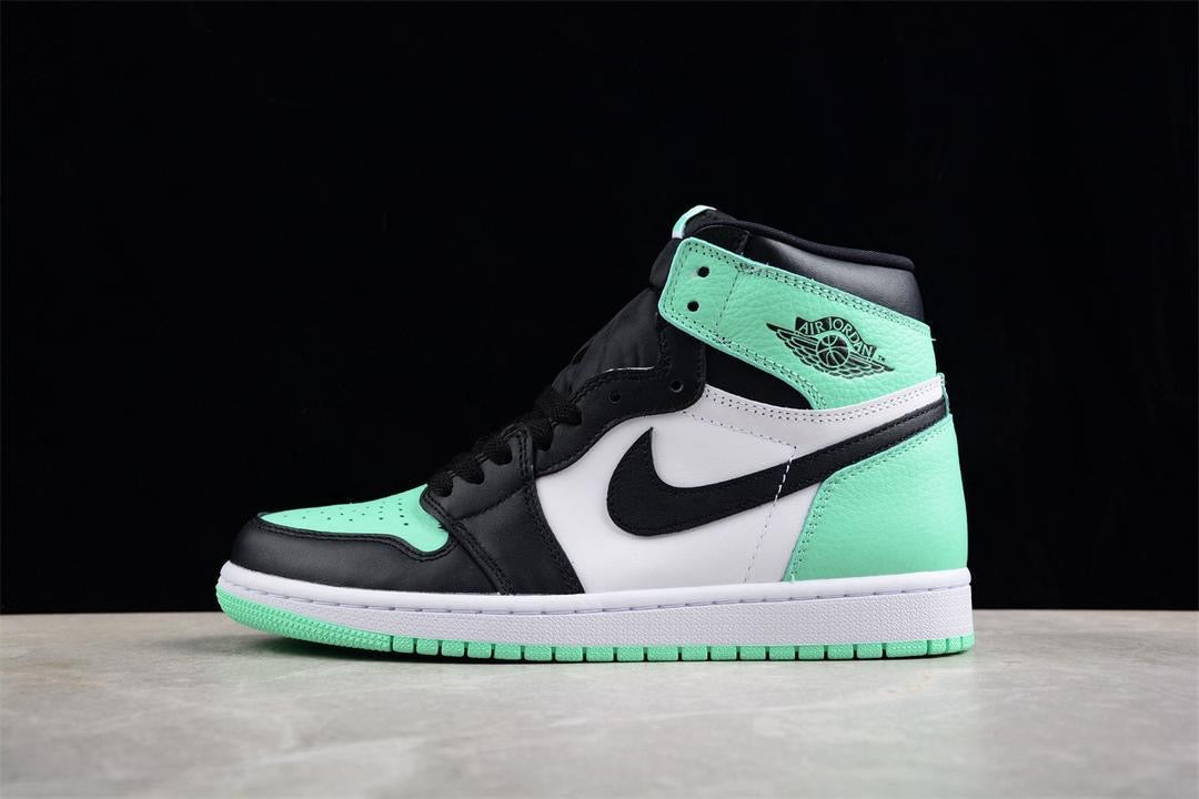 Air Jordan 1 "Retro Green Glow"