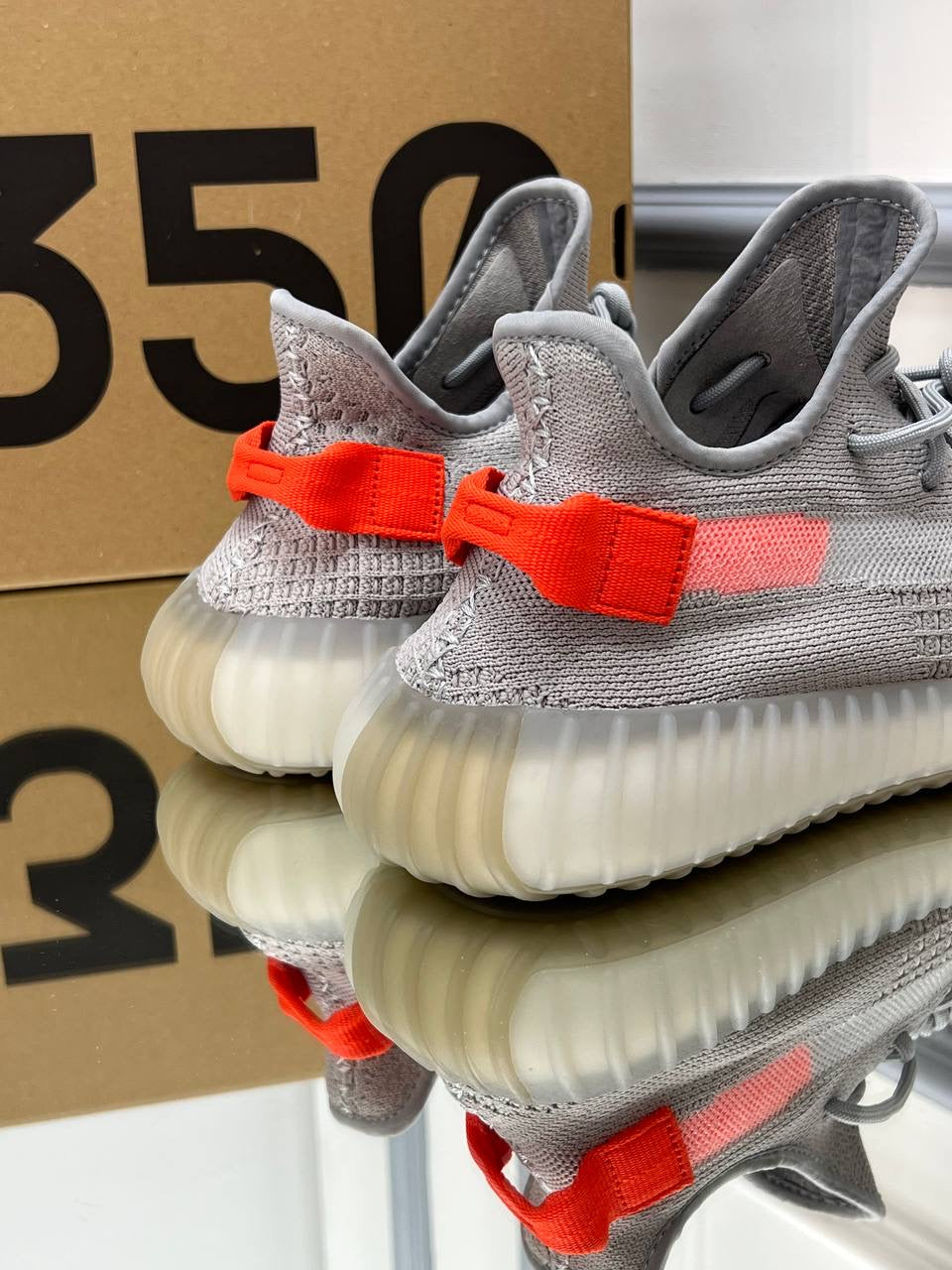 Yeezy boost 350 V2 “Tail Light”i