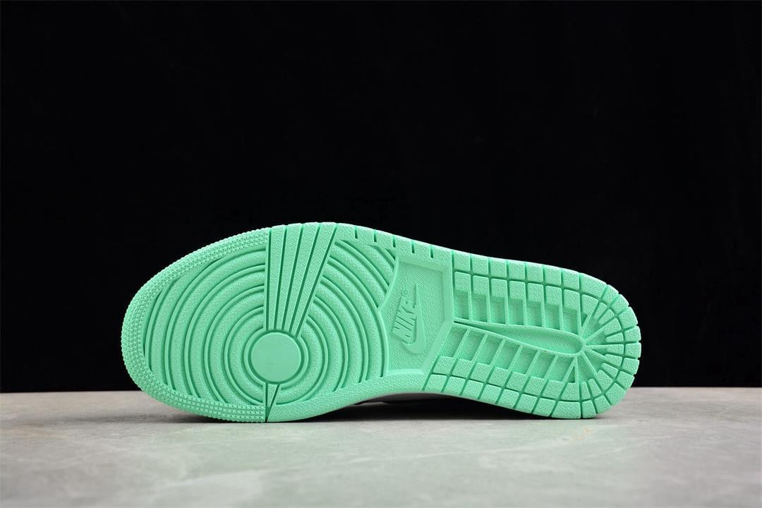 Air Jordan 1 "Retro Green Glow"