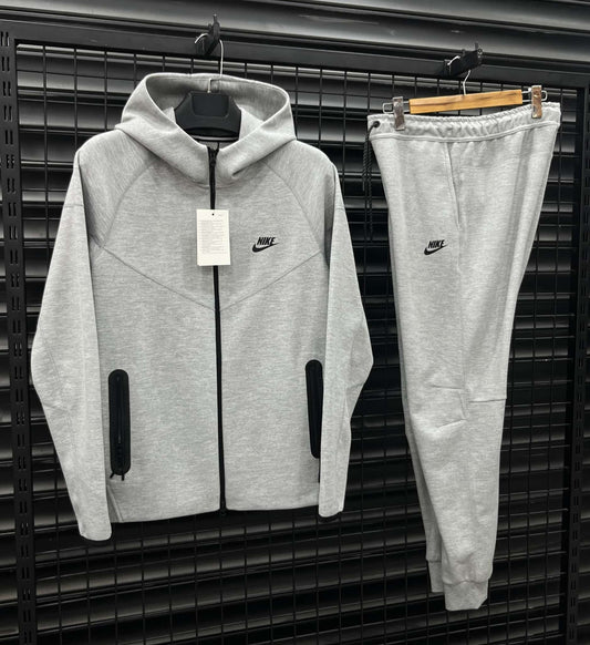 Nike tech fleece