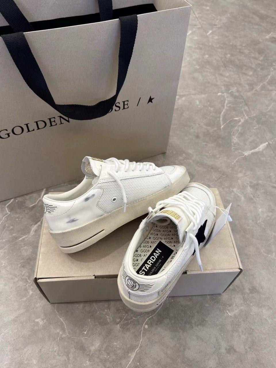 Golden Goose "Stardan White (Black star)"