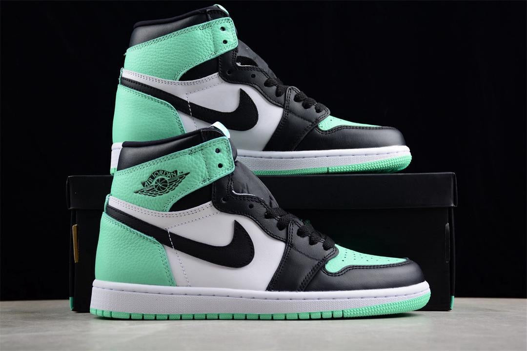Air Jordan 1 "Retro Green Glow"