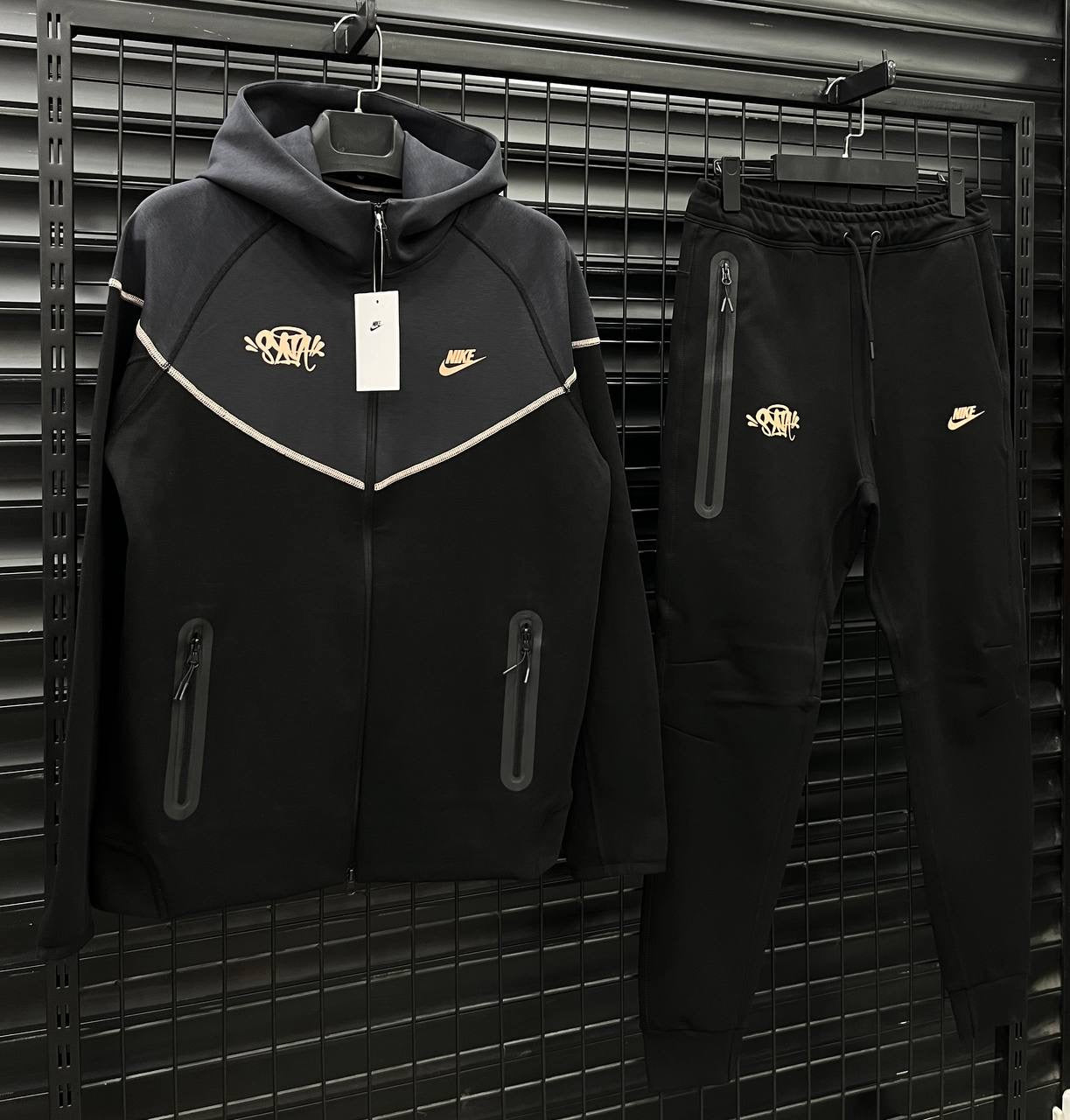 Nike Tech Fleece Syna