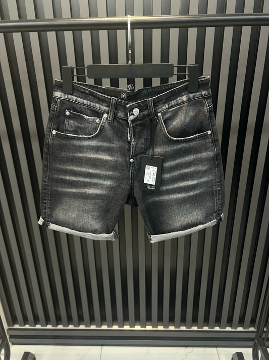 Dsquared2