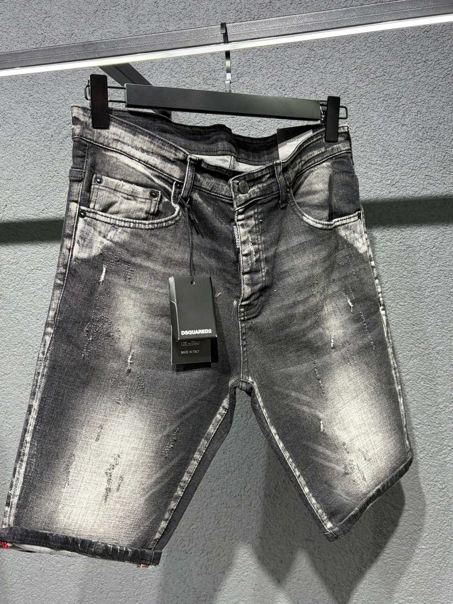 Dsquared2 763