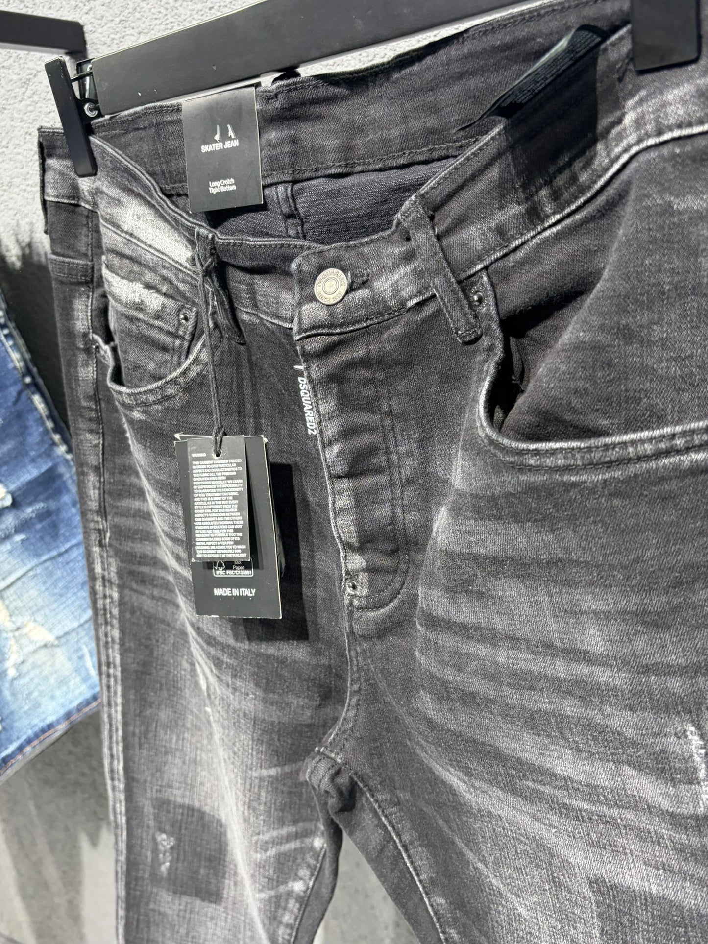 Dsquared2 494