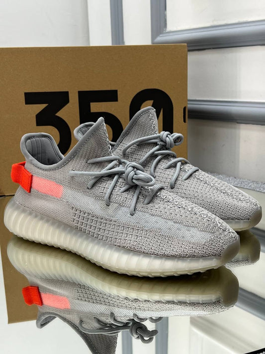 Yeezy boost 350 V2 “Tail Light”i